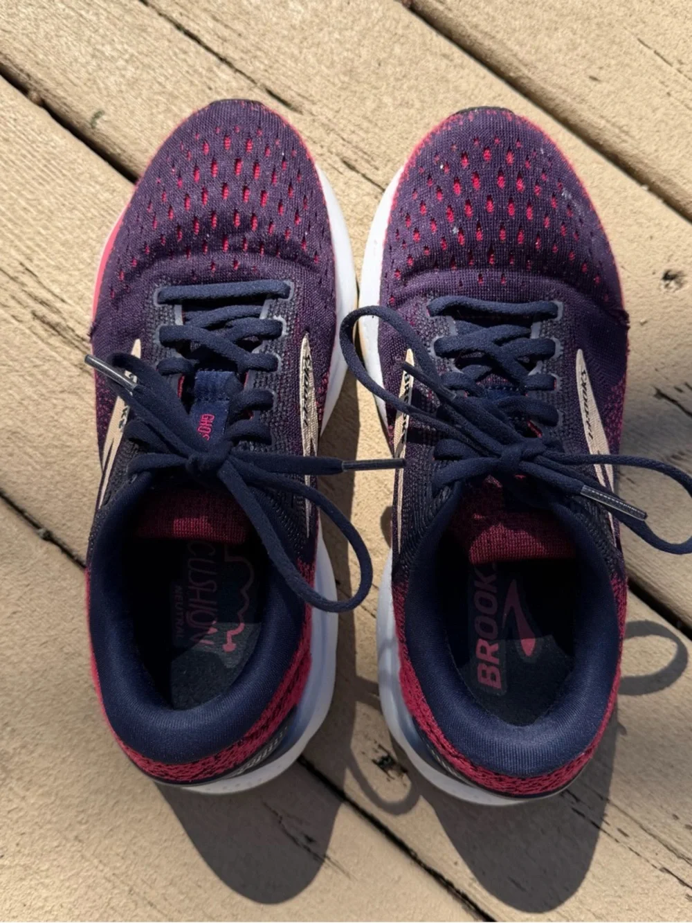 Brooks Ghost 16 Running Shoes Size 6.5 Medium Peacoat Raspberry‎